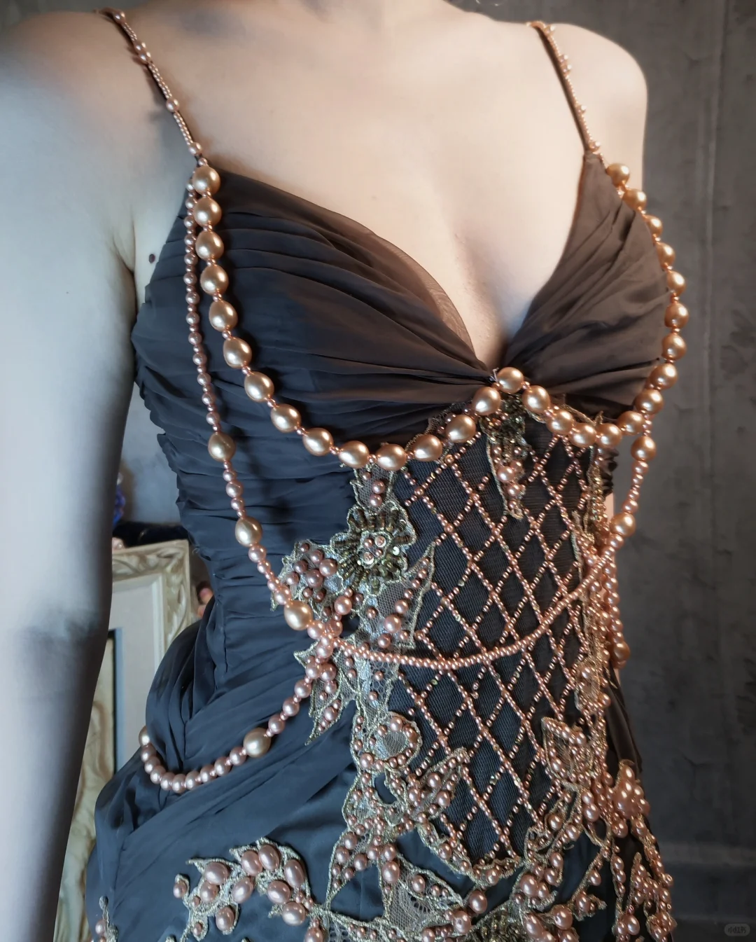 Retro Brown V-neck Beaded Spaghetti Strap Appliqued Design Elegant Satin Evening Dress Prom Dress TP4034