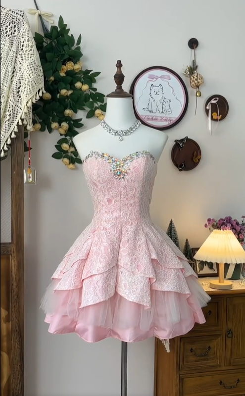 Retro Pink Sweetheart Beaded Applique Design A-line Strapless Elegant Homecoming Dress Birthday Dress Party Dress TP4174