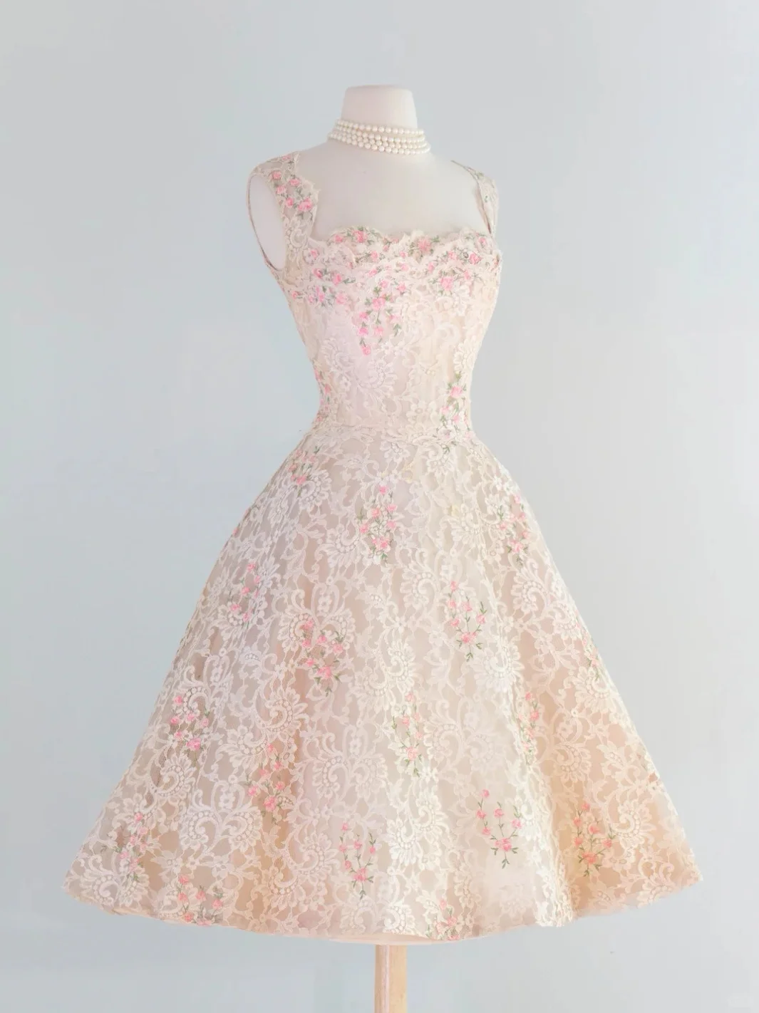 Retro Pink Floral Exquisite Embroidery Design A-Line Short Homecoming Dress Party Dress TP4195