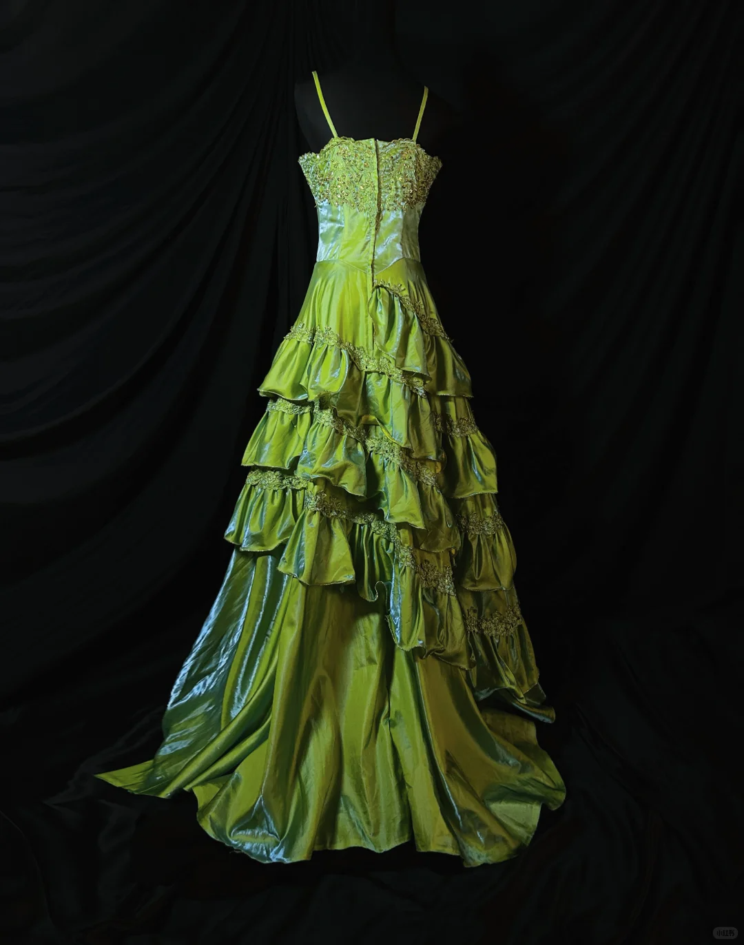 Gorgeous Green Beaded Applique Spaghetti Strap A-Line Satin Ruffles Prom Dress Evening Dress TP4338