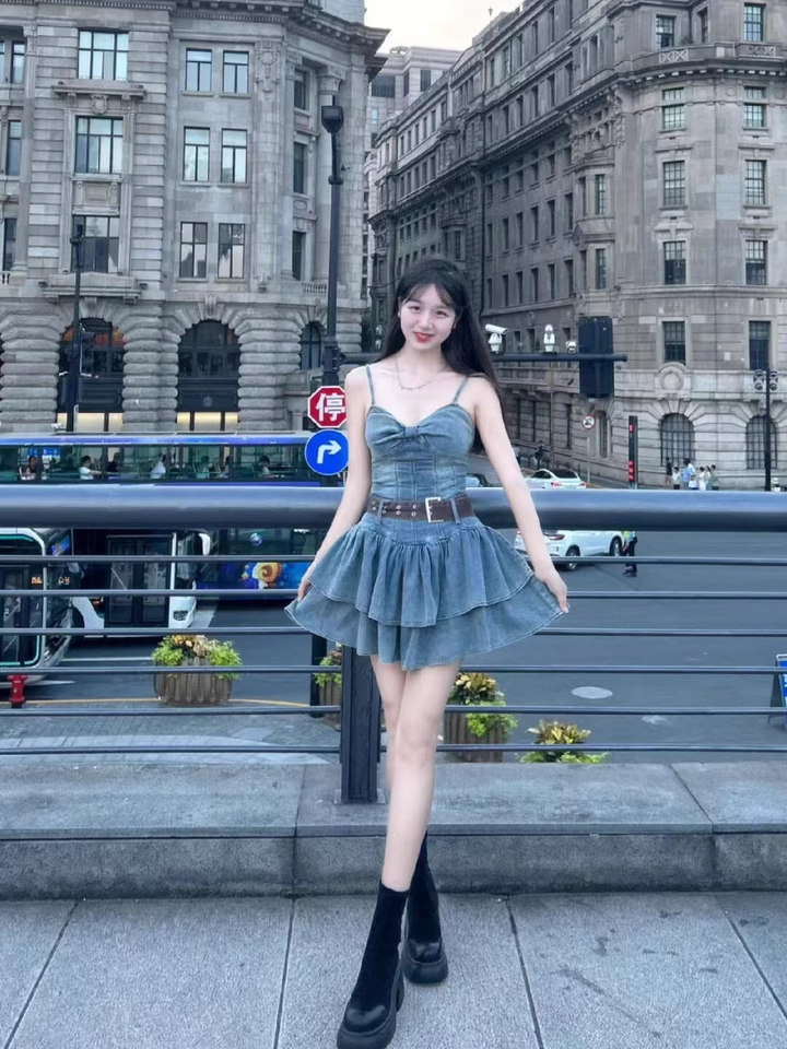 Vintage Ruffled Hem Design A-line High-waist Sleeveless Spaghetti Strap Denim Dress TP3257