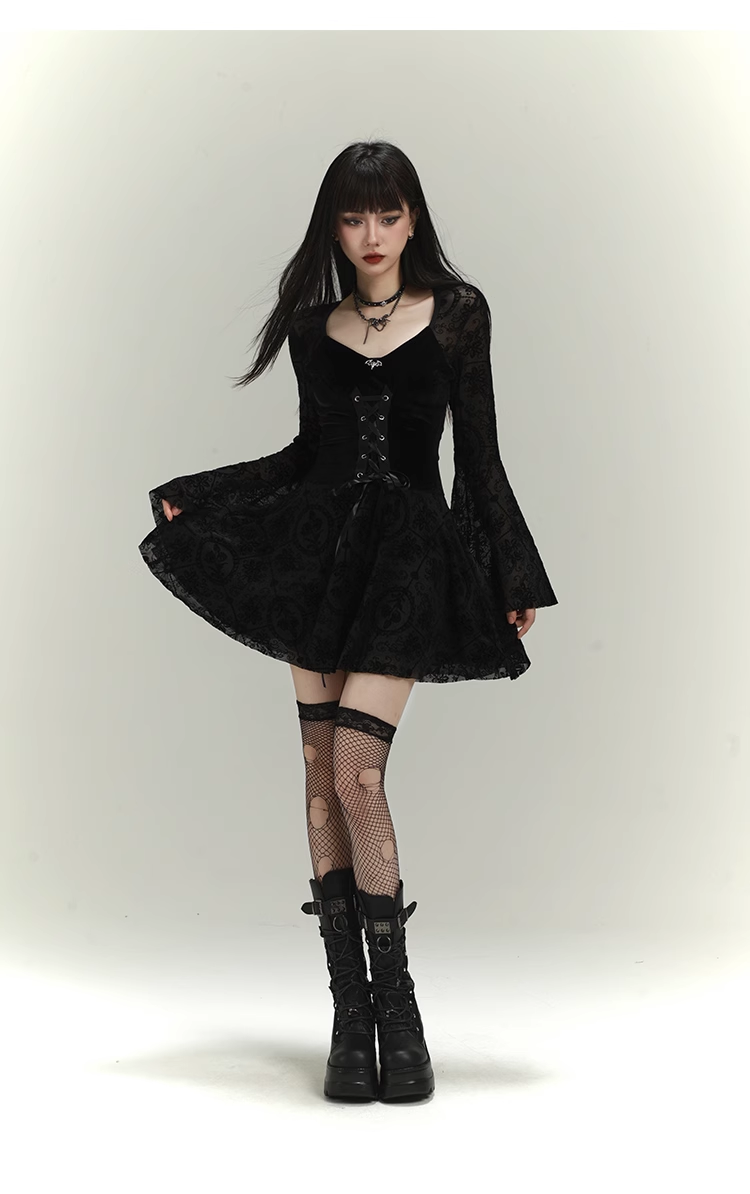 Vintage Black Gothic Bell Sleeve Long-sleeved Dress TP2909