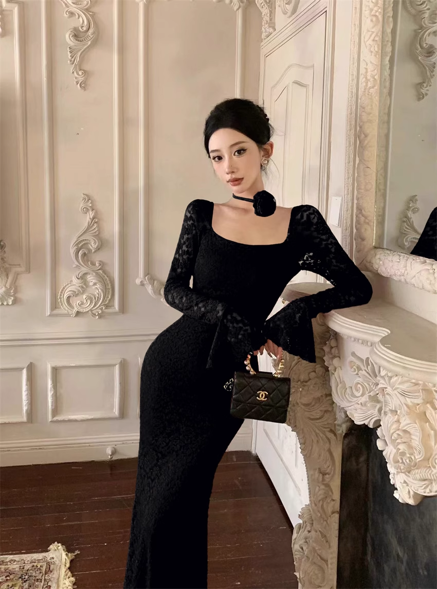 Vintage Fashion Black Square Collar Design Black A-Line Mermaid Long-sleeved Dress TP3142