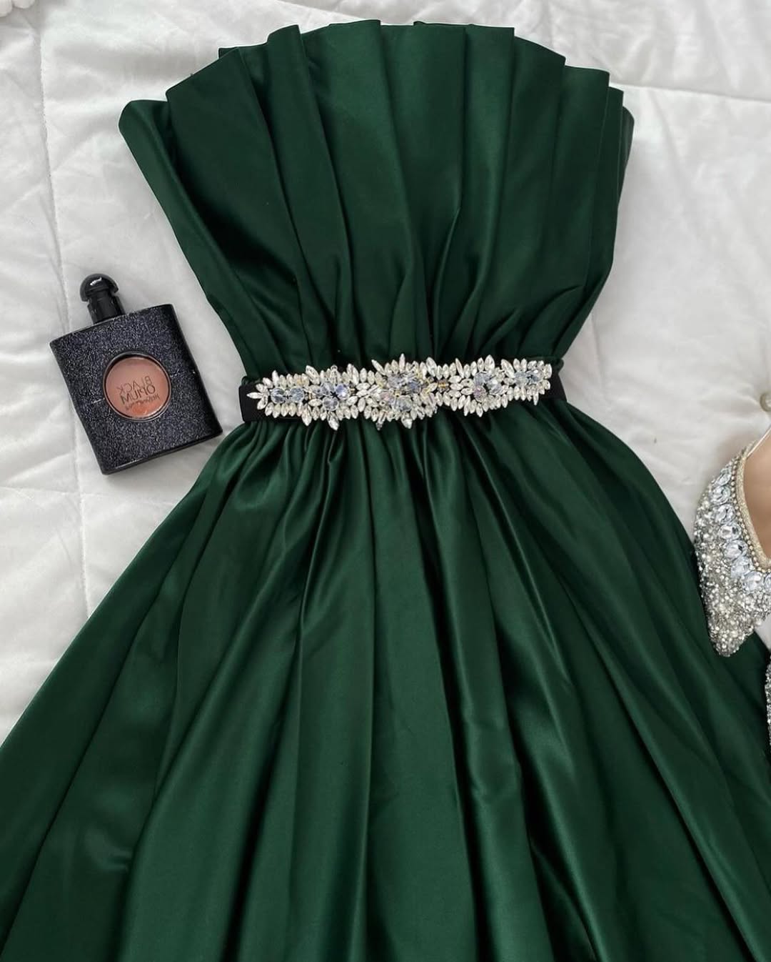 Chic Dark Green A-line Off-shoulder Sleeveless Satin Ball Gown Evening Dress TP2045