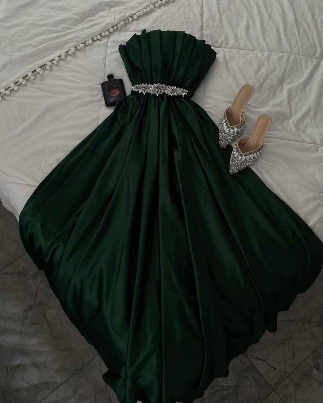 Chic Dark Green A-line Off-shoulder Sleeveless Satin Ball Gown Evening Dress TP2045