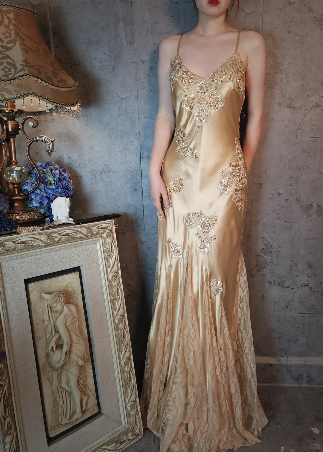 Retro Golden V-neck Sparkling Beaded Backless Design Elegant Satin Evening Dress Prom Dress TP4033