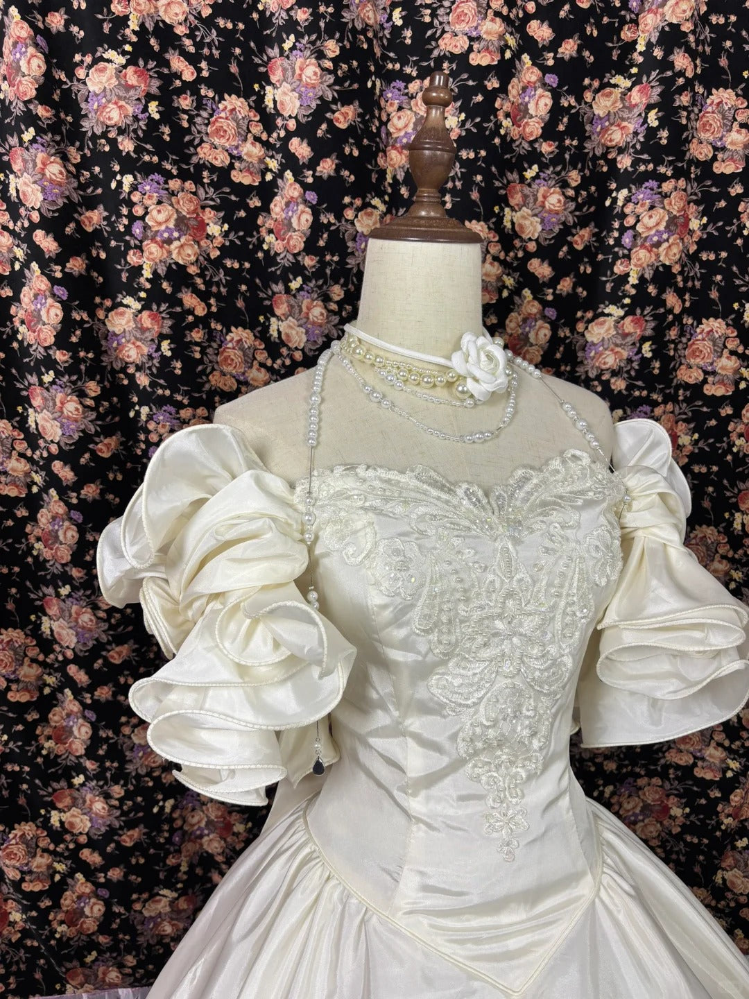Retro Beige Off-the-shoulder A-Line Satin Quinceanera Dresses Evening Ball Gowns TP3789