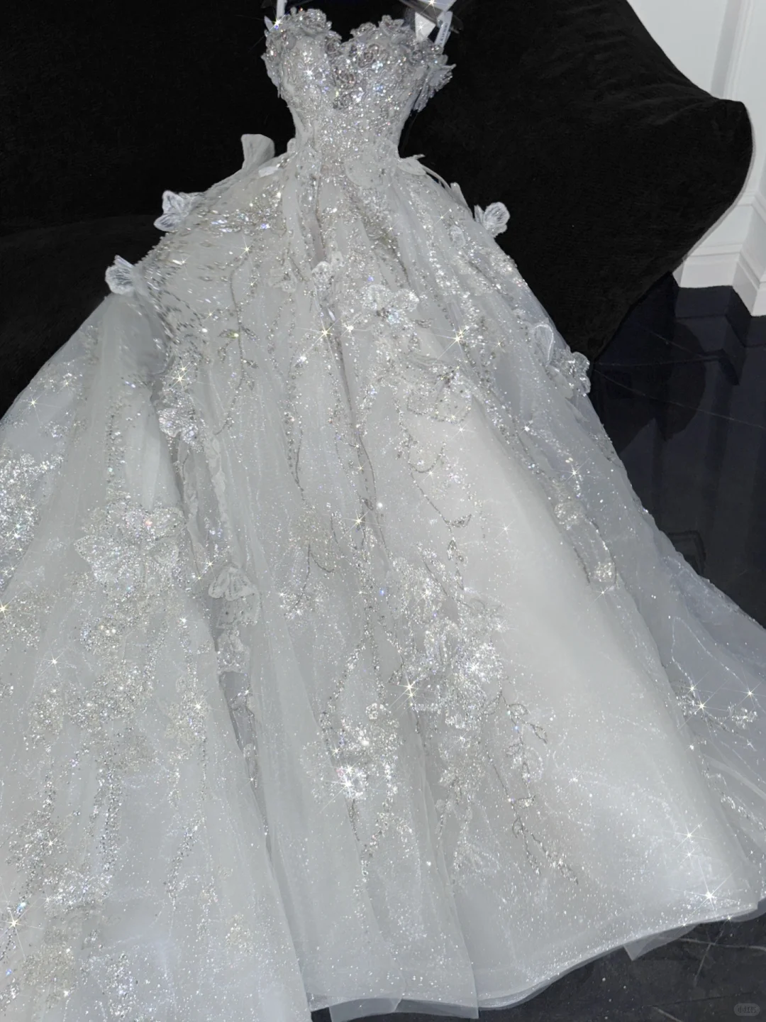 Gorgeous Shiny Beaded White Sweetheart Tulle Sequin Design Elegant A-Line Floor-length Wedding Dress TP4186