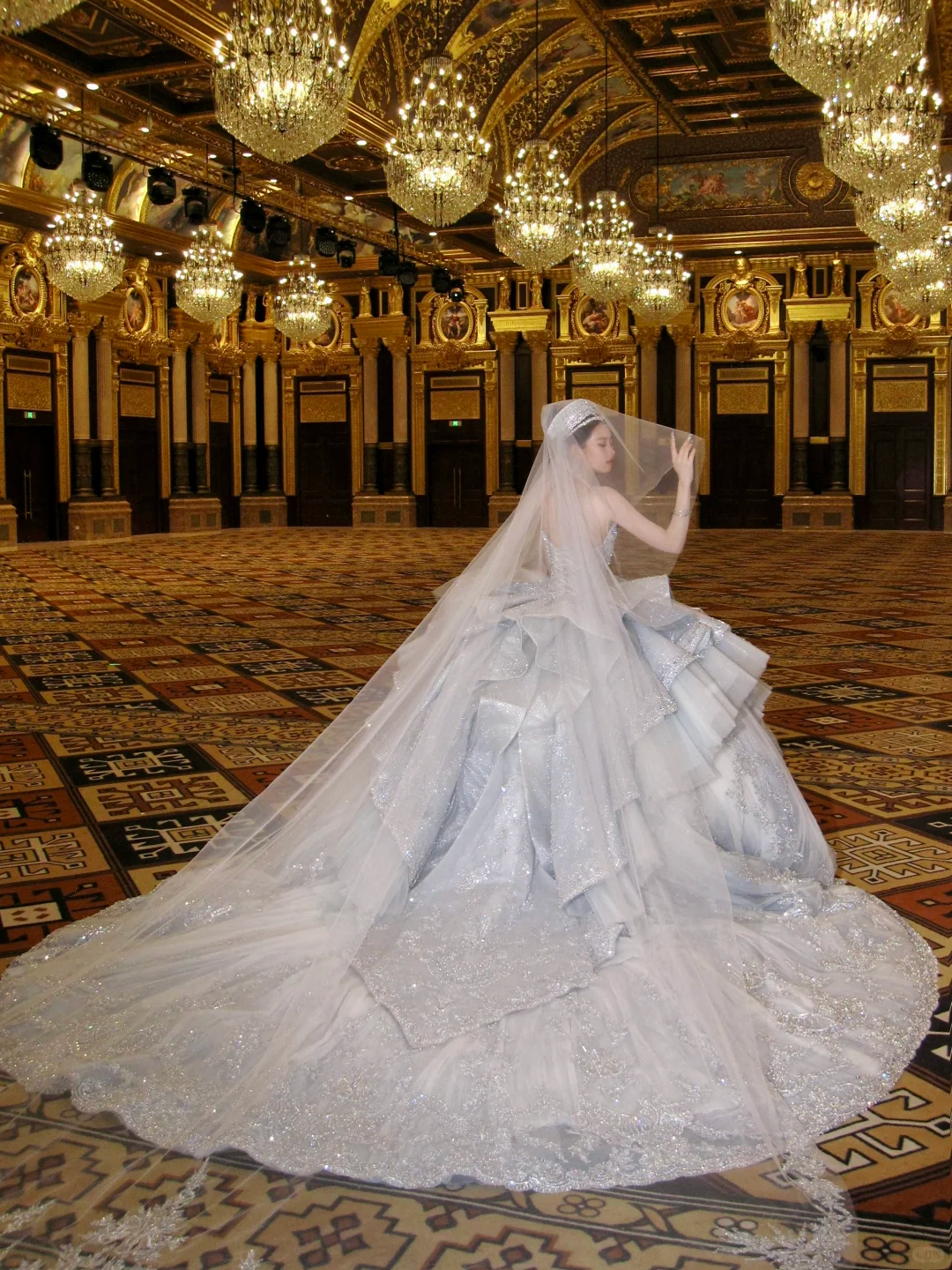 Gorgeous Shiny Beaded Sequined Sweetheart Design A-Line Wedding Dress Ball Gown Prom Dress Evening Dress TP4228