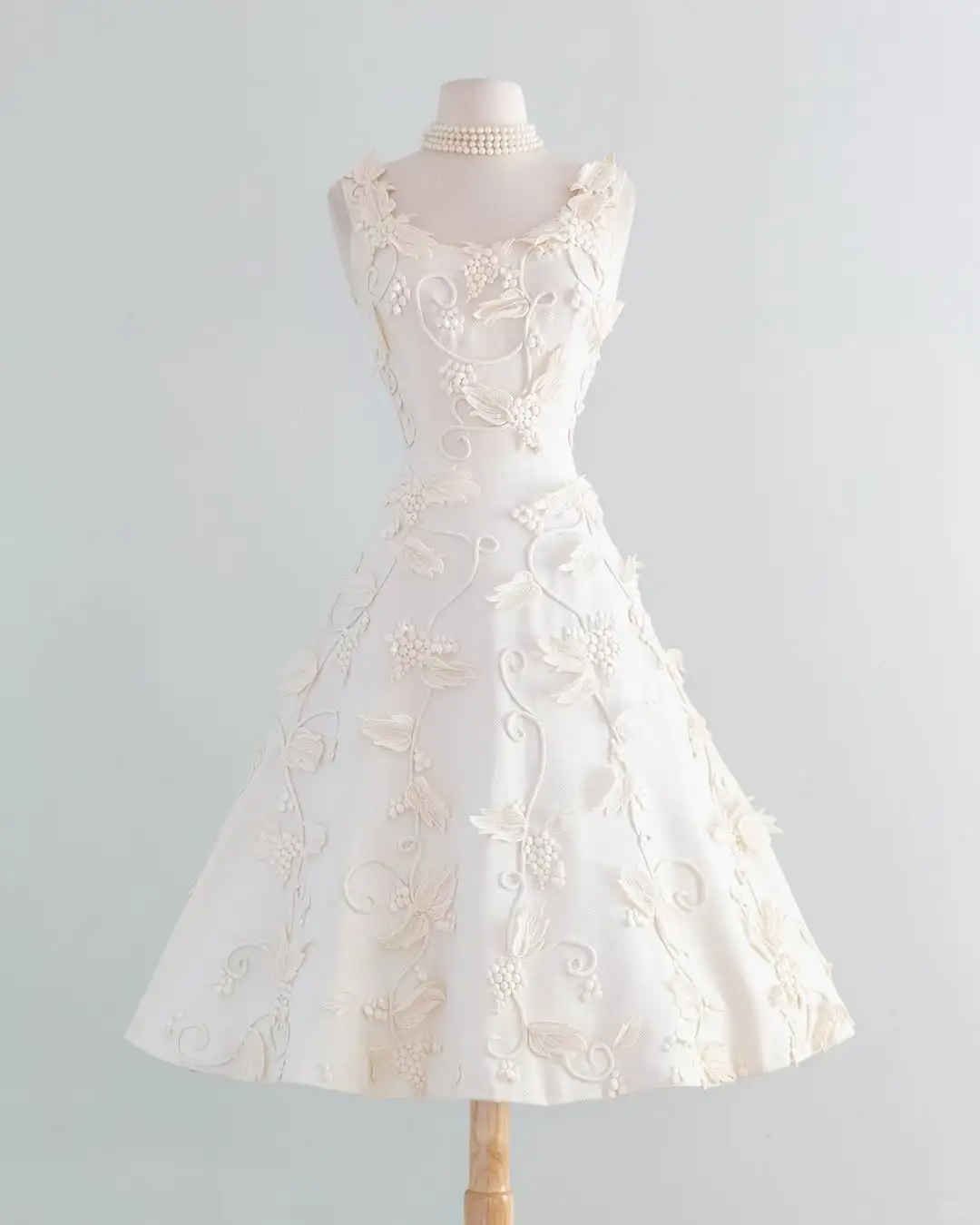 Vintage White 3D Grapes Applique Design A-Line Short Homecoming Dress Party Dress TP4194