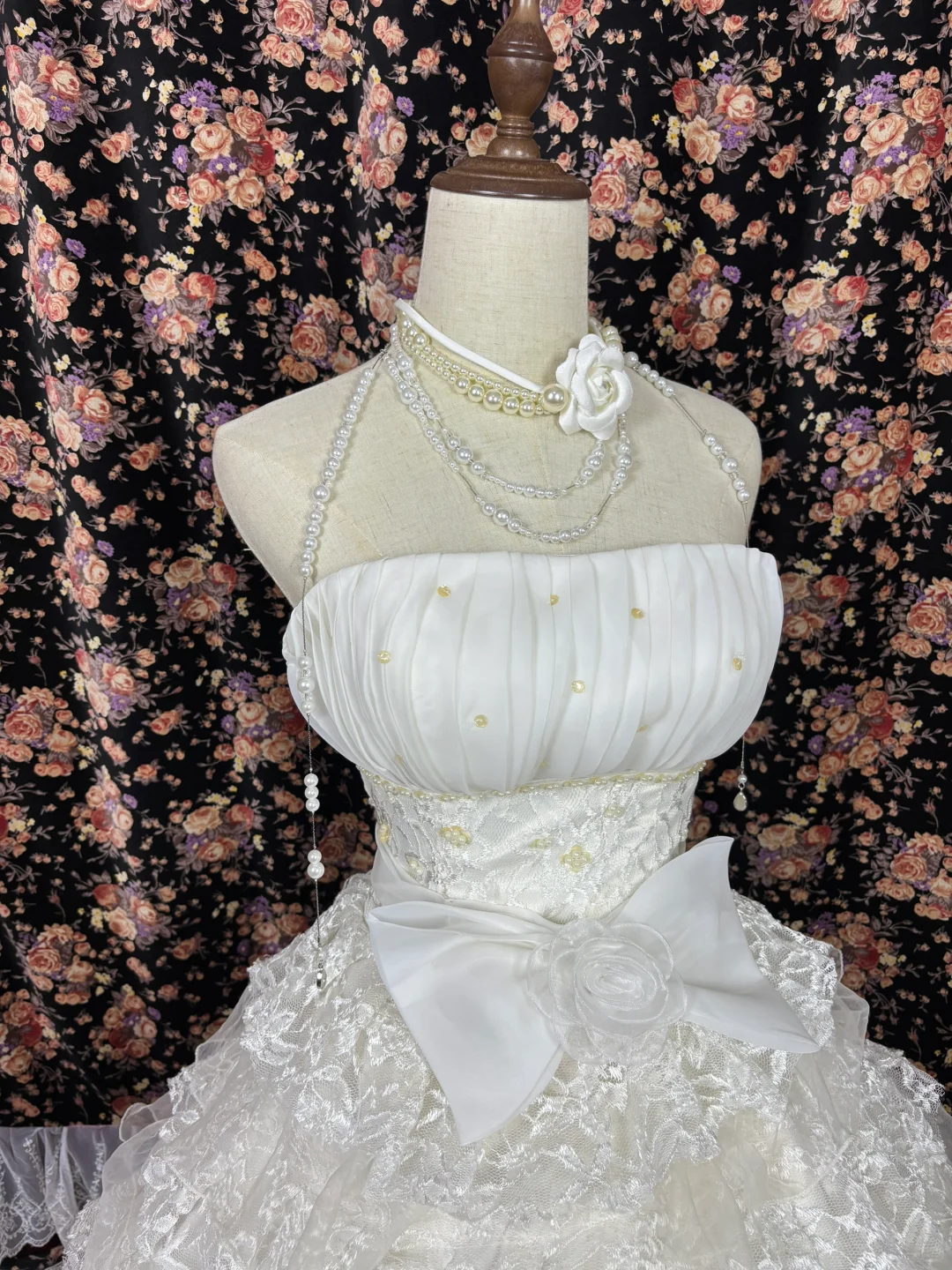 Beautiful Ivory Tulle Lace Strapless Appliques Sweet 16th Quinceanera A-Line Floor-length Tiered Evening Dress Prom Dress Ball Gown TP4260