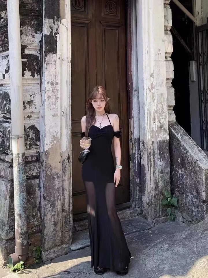 Fashion Sexy Black Lace Cutout Sleeved Backless Halter Dress TP2973