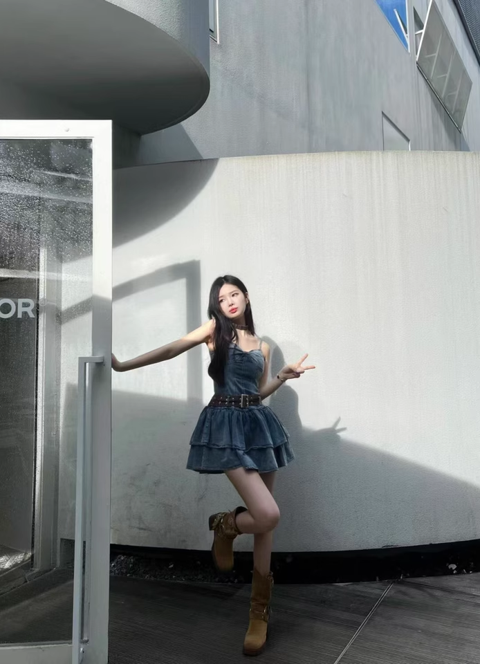 Vintage Ruffled Hem Design A-line High-waist Sleeveless Spaghetti Strap Denim Dress TP3257