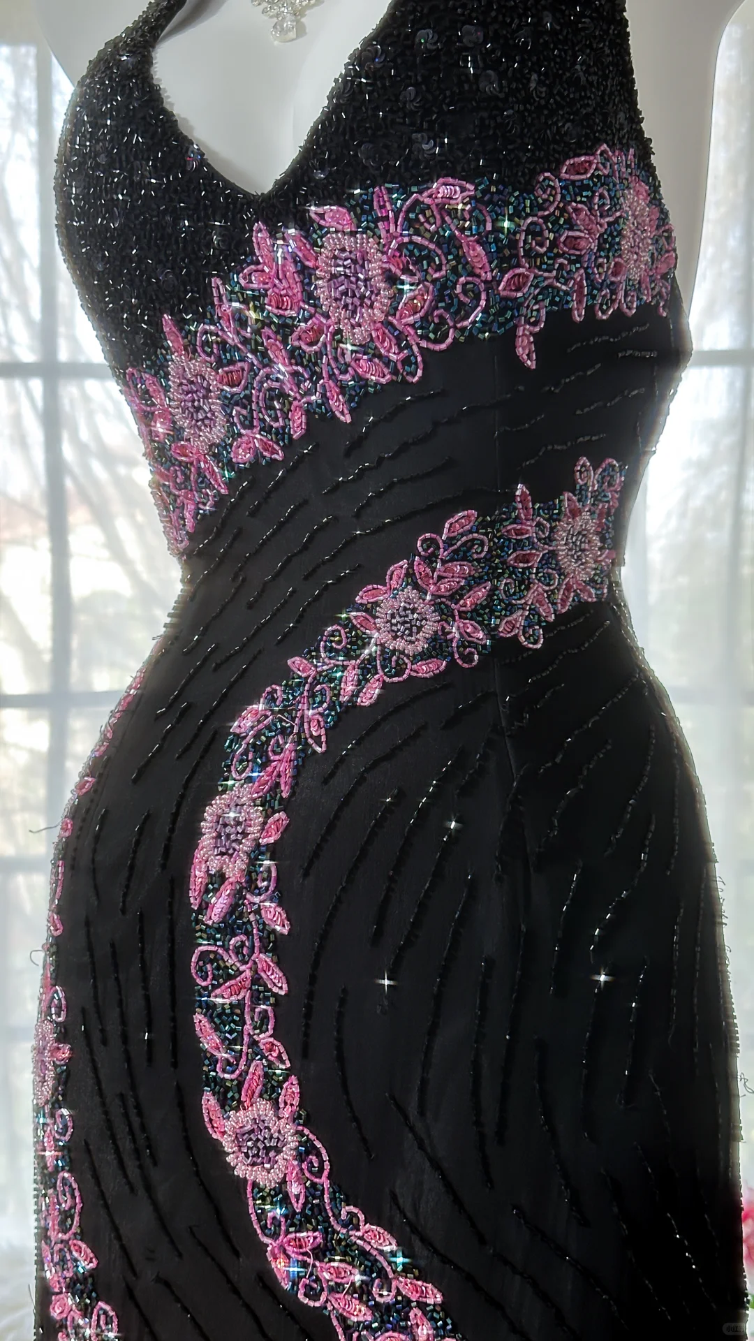 Retro Black V-neck Applique Design Romantic Chiffon Evening Dress Prom Dress TP4011