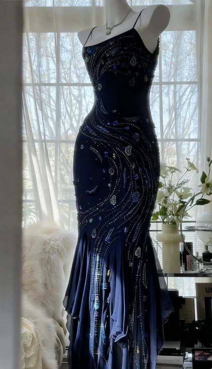 Vintage Navy Blue Mermaid Evening Gown with Beaded Ruffled Prom Dress TP5568