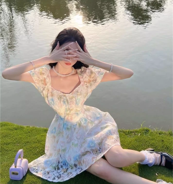 New Fashion Floral Design Lace Short Sleeve Puffy Dress TP3010
