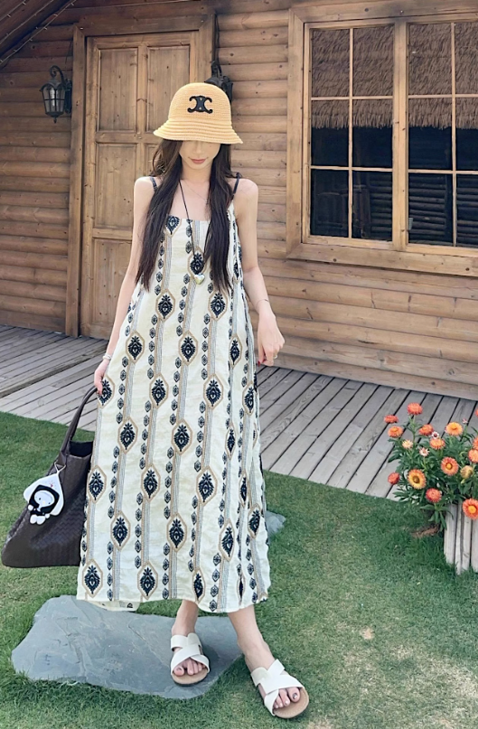 New Fashion Floral Loose-fitting Design Beach Holiday A-line Spaghetti Strap Dress TP3374