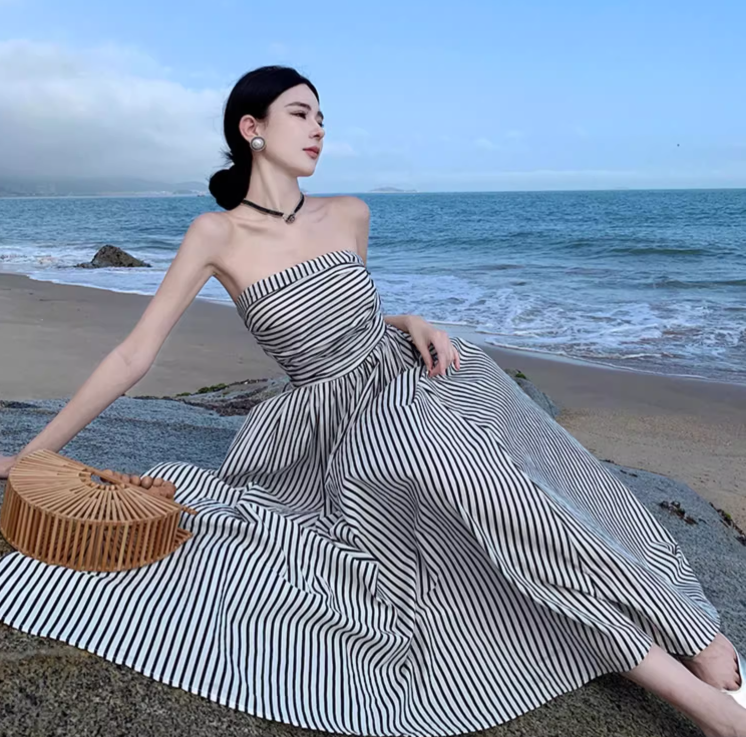 New Fashion Black & White Striped Design A-line Beach Holiday Strapless Dress TP3501