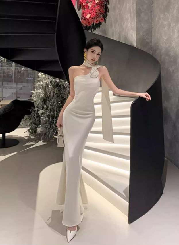 Simple Fashion 3D Flower Mermaid Design Prom Dress Elegant A-line Halter Dress TP3526
