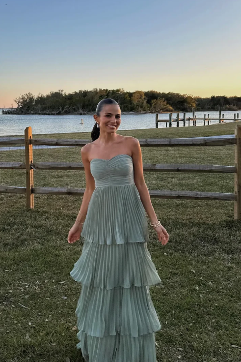 Elegant Chiffon Strapless Prom Dress Sheath Pleated Evening Gown Tiered Party Dress Long Formal Dress TP4791