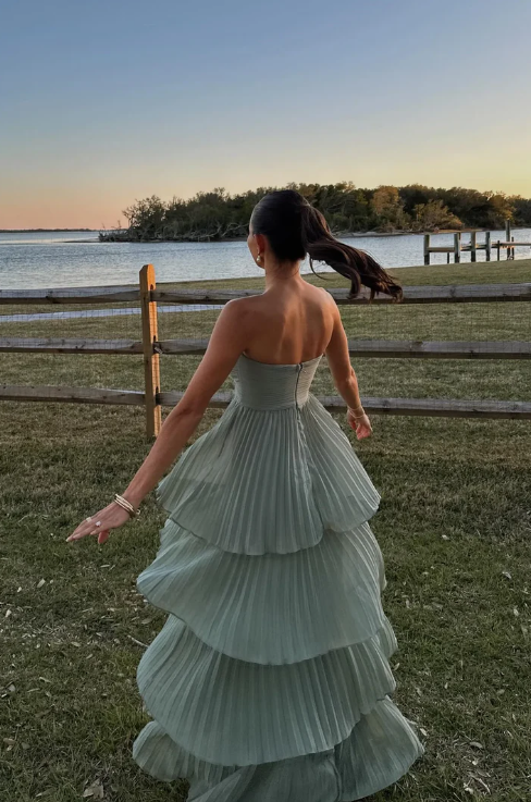 Elegant Chiffon Strapless Prom Dress Sheath Pleated Evening Gown Tiered Party Dress Long Formal Dress TP4791