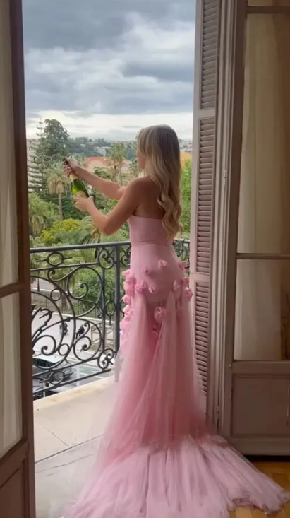 Elegant Champagne Satin Prom Dress Spaghetti Strap Evening Gown Sheath Backless Party Dress Long Formal Dress TP4778