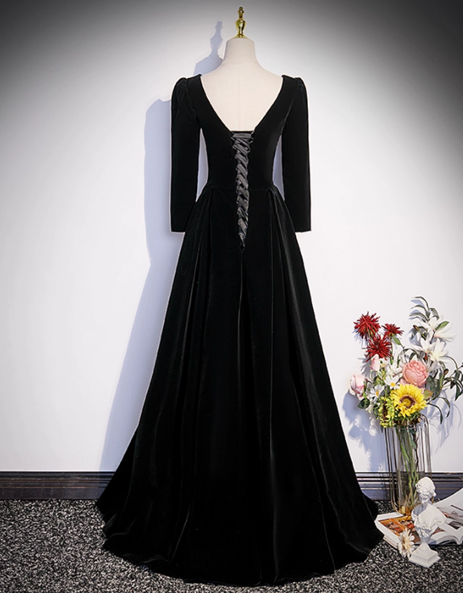 Elegant Black Velvet Beaded A-Line Evening Gown Long-sleeved V-neck Party Dress Long Formal Dress TP4960