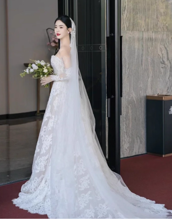 Vintage White Lace Applique A-Line Strapless Tulle Wedding Dress TP5029