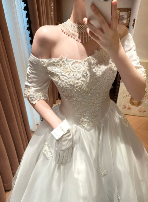 Vintage White Off-Shoulder Lace Applique Half Sleeves & Tulle Wedding Dress TP5324