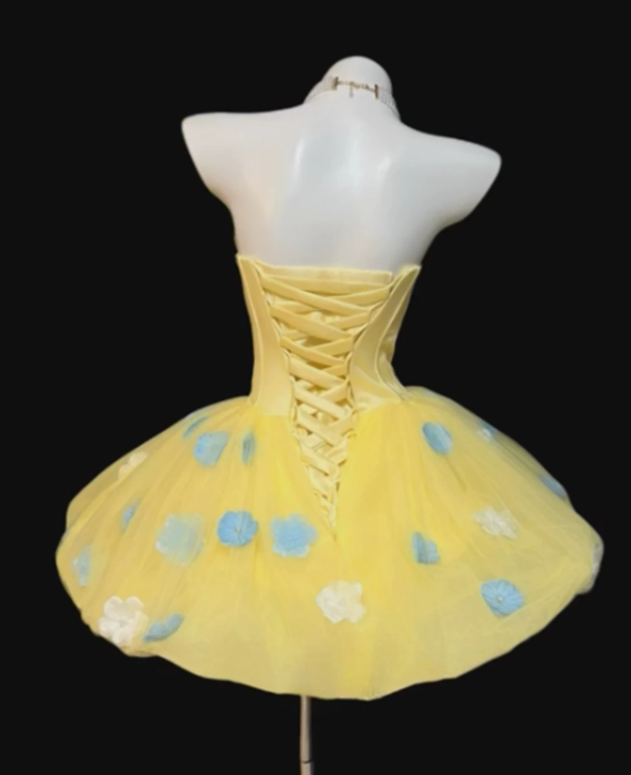 Vintage Yellow Tulle Strapless 3D Floral Appliques A-Line Homecoming Dress TP6054