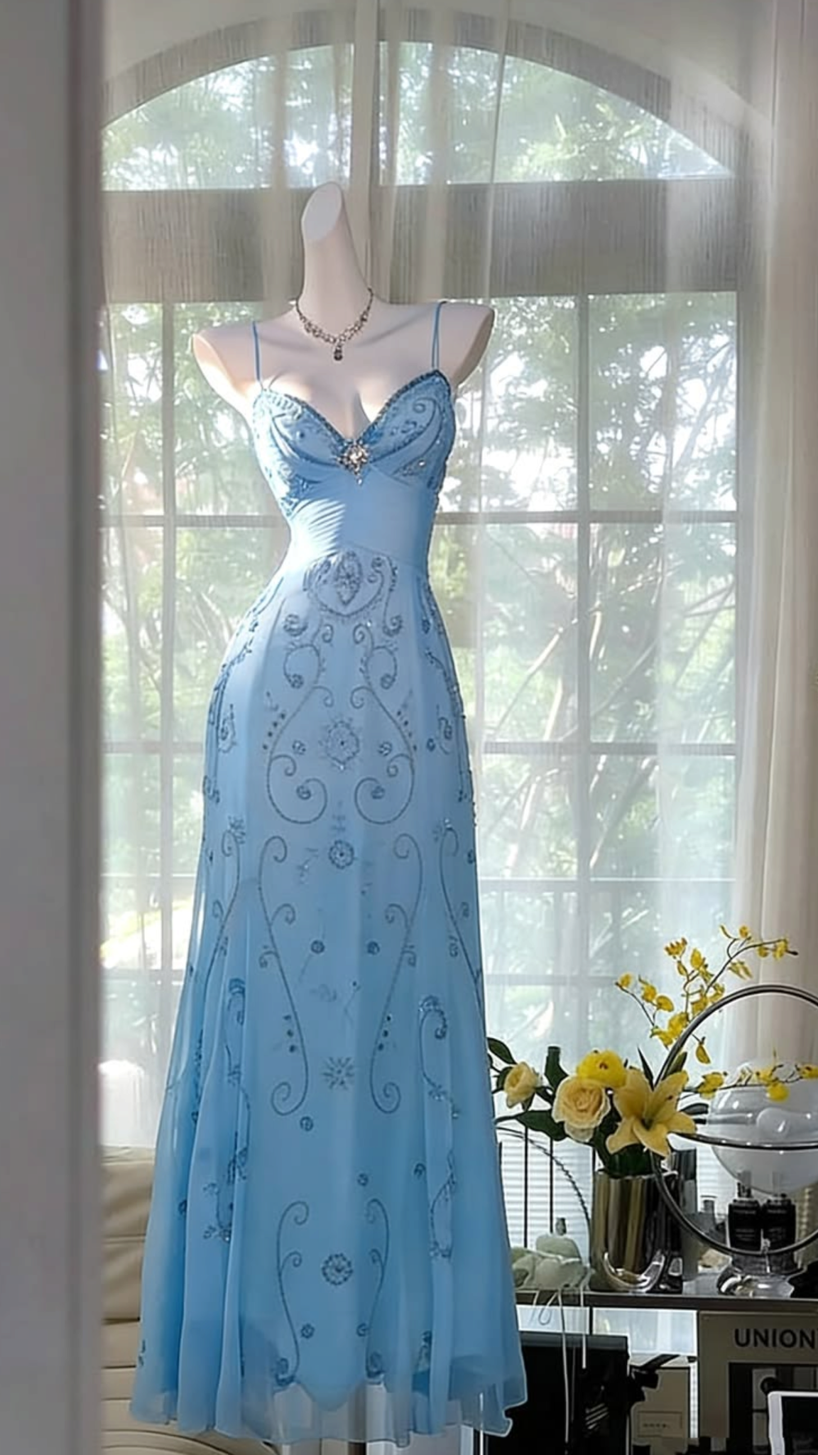 Ethereal Sheath Blue Long Evening Dress Spaghetti Straps Beaded Tulle Prom Dress TH103