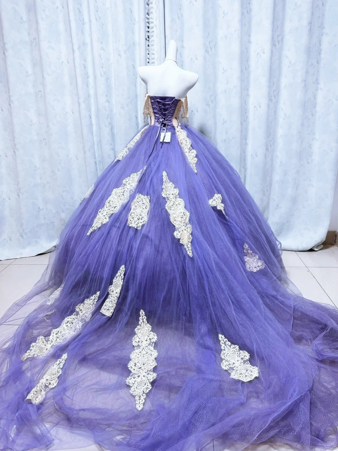 Elegant Ball Gown Purple appliqué Long Evening Dress Sweetheart Tulle Prom Dress TH106