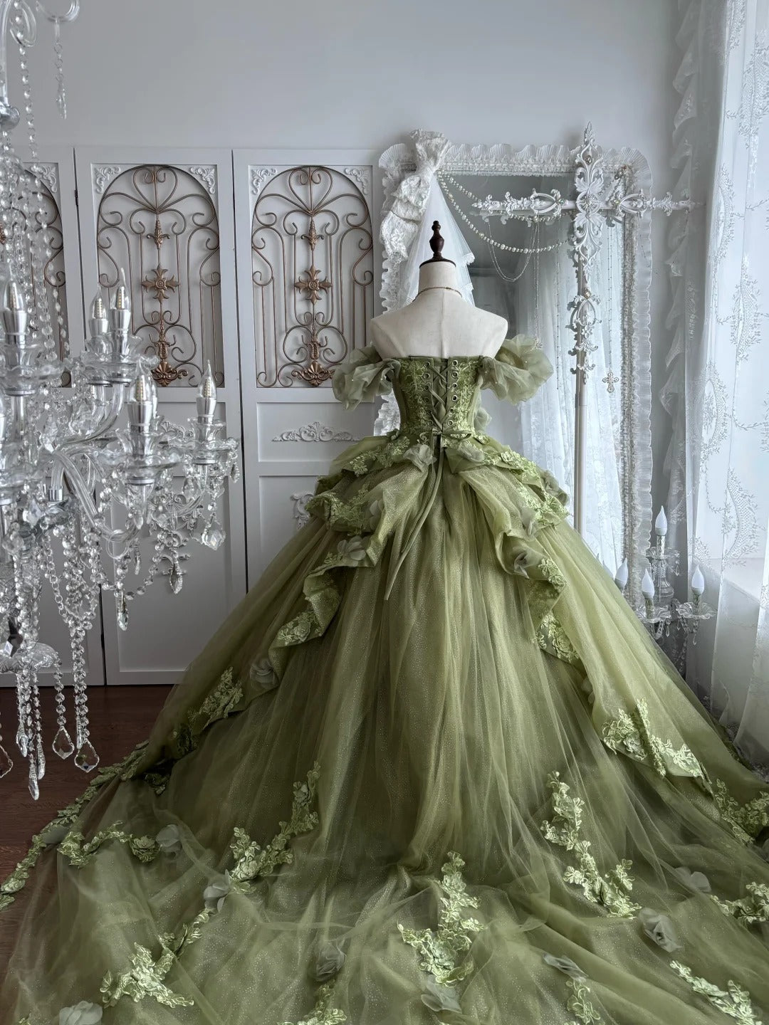 Beautiful Ball Gown Strapless Neck Green Evening Dress 3D floral appliqués Tulle Prom Dress TH302