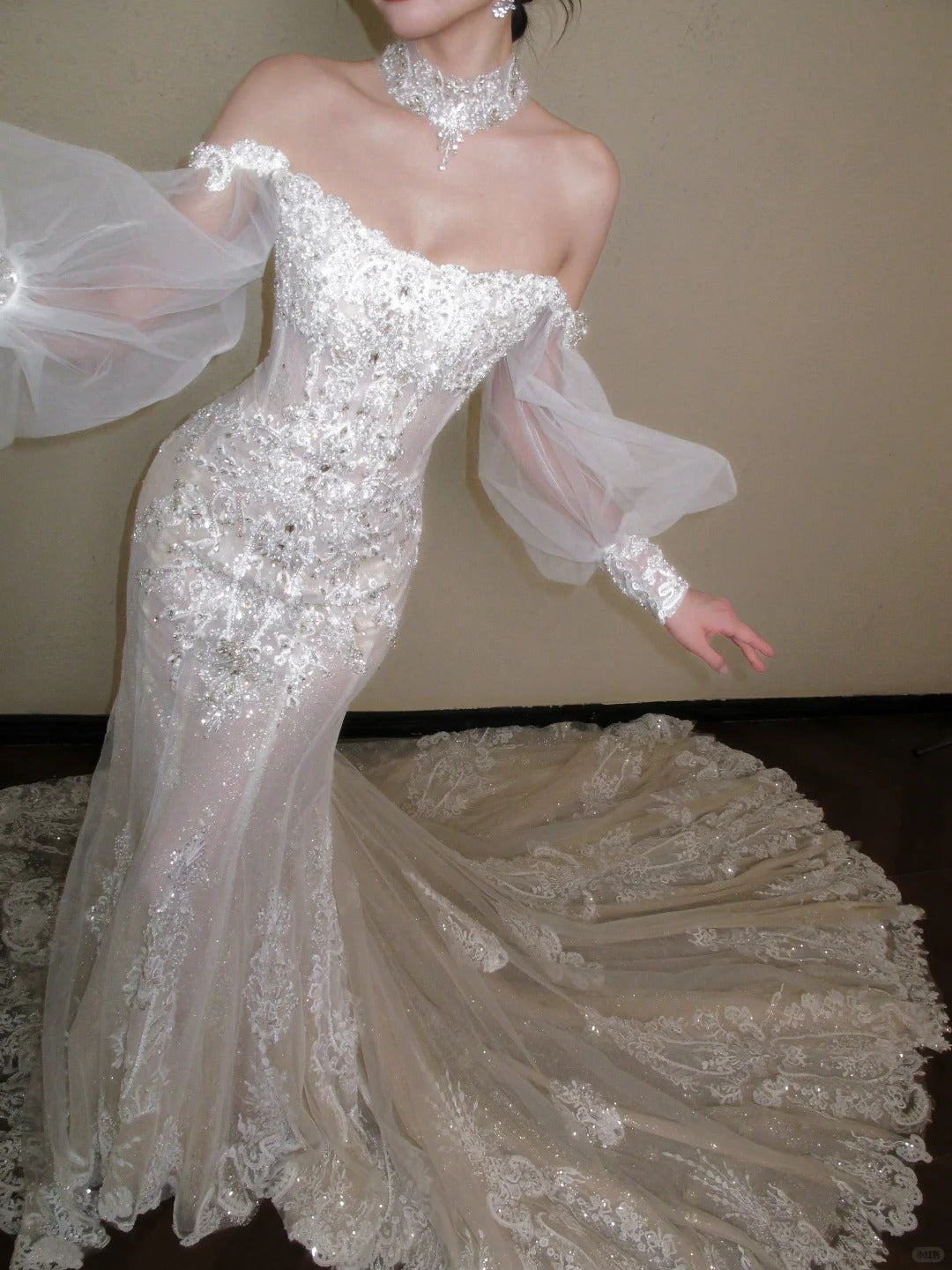 Elegant Mermaid Off-the-Shoulder Long Wedding Dress Beaded Embroidered Tulle White Prom Dress TH340