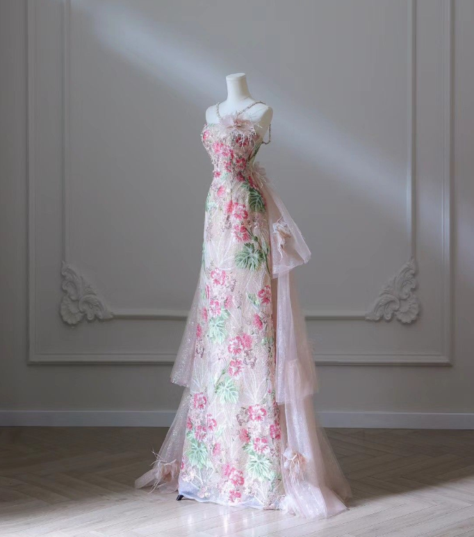 Pink A-Line Hanging Neck Floral Lace Long Prom Dresses TP1573