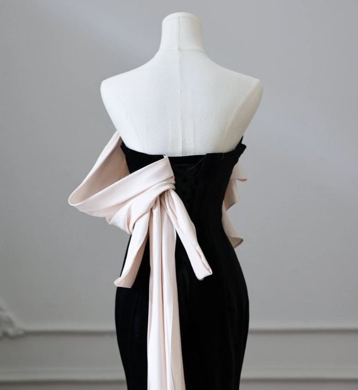 Black Mermaid Strapless Velvet Long Prom Dresses TP1632