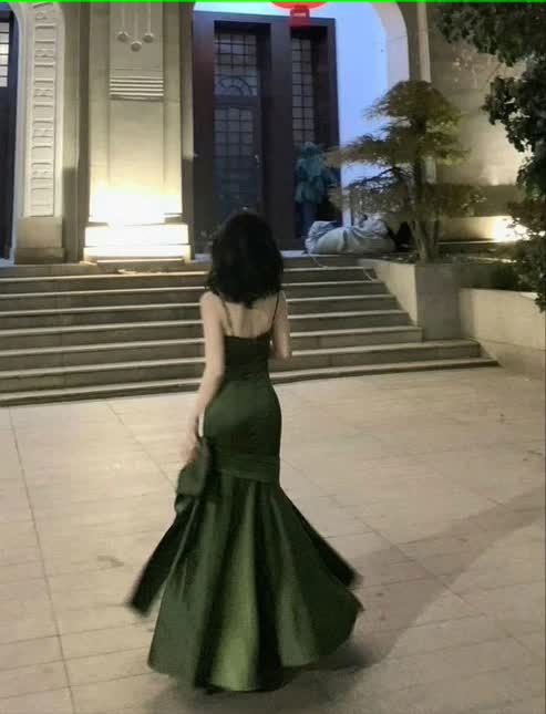 Chic Green Mermaid Spaghetti Strap Satin Long Prom Dresses TP1671