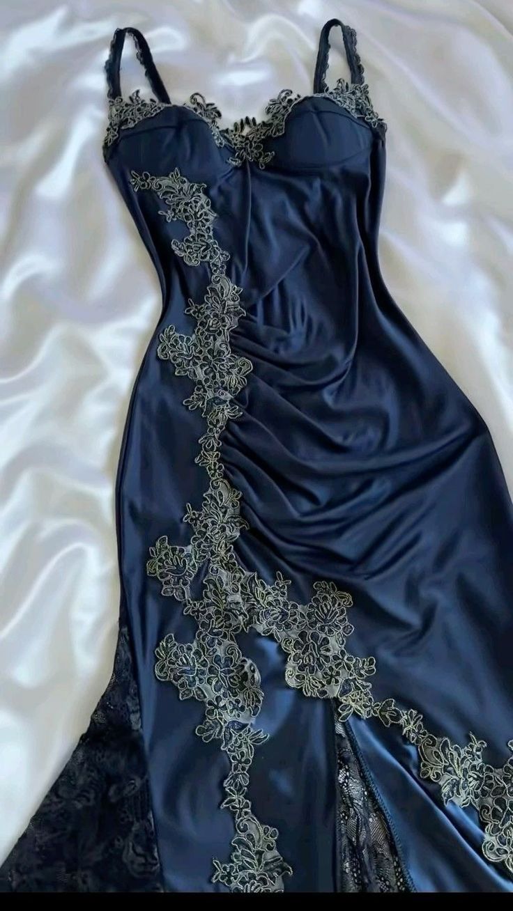 Sexy Navy Blue Mermaid Lace Halter Dresses Party Dresses TP1678