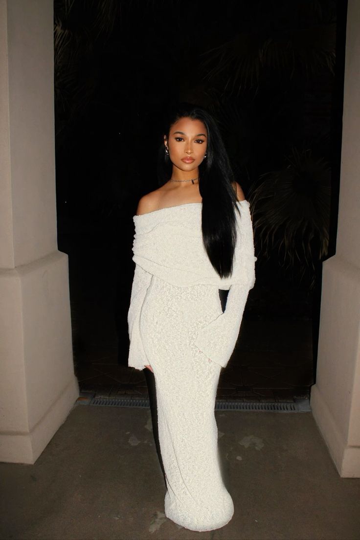 Women's Off-the-shoulder Hollow Knit Long Sleeve Bodycon Dress TP1862