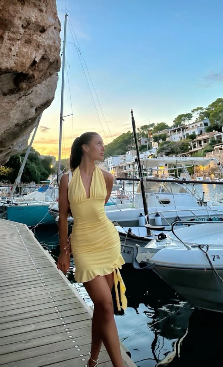 Chiffon Halter Neck Off Shoulder Ruffle Bodycon Mini Prom Gown Party Dress TP2303