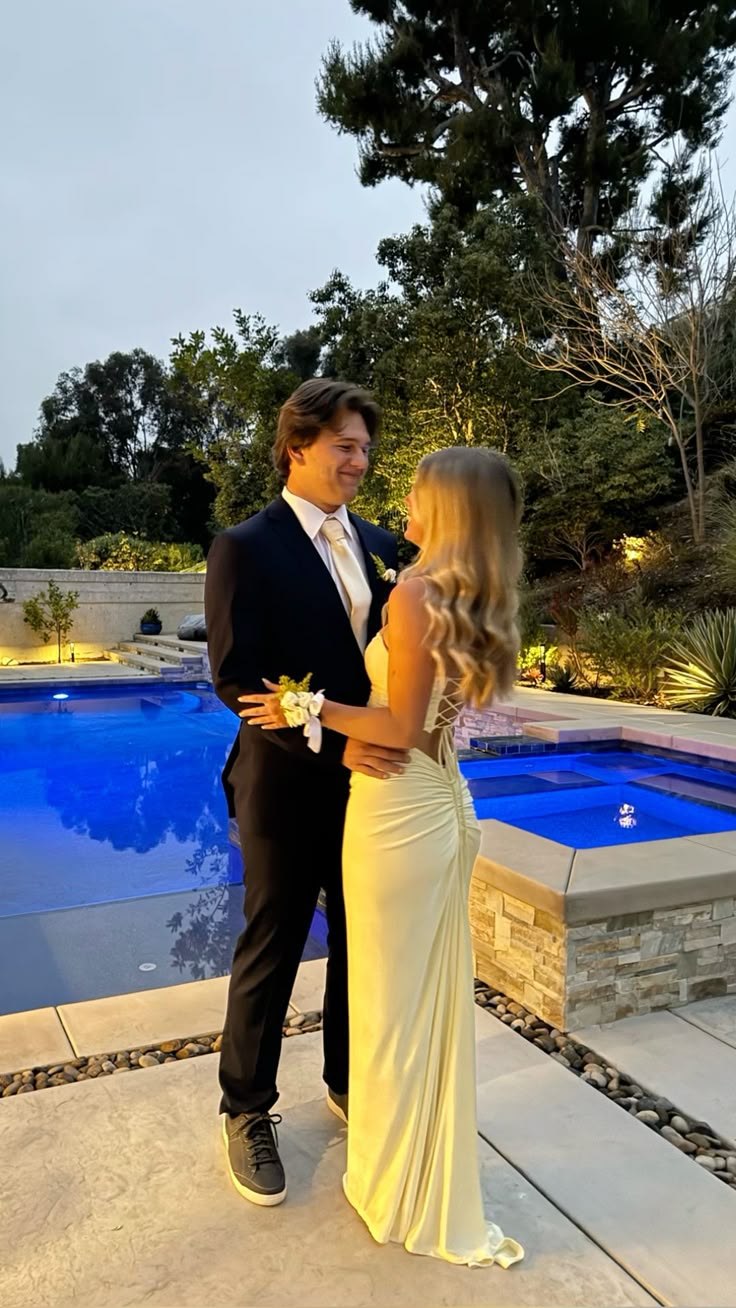 Classic Light Yellow Strapless Sleeveless Satin Mermaid Prom Dress Bridesmaid Dress TP2606