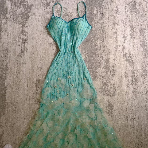 Beautiful Spaghetti Strap V Neck Beaded Backless Mermaid Floor Length Prom Dress Evening Dress TP2621
