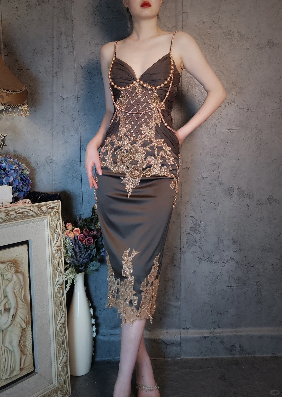 Retro Brown V-neck Beaded Spaghetti Strap Appliqued Design Elegant Satin Evening Dress Prom Dress TP4034
