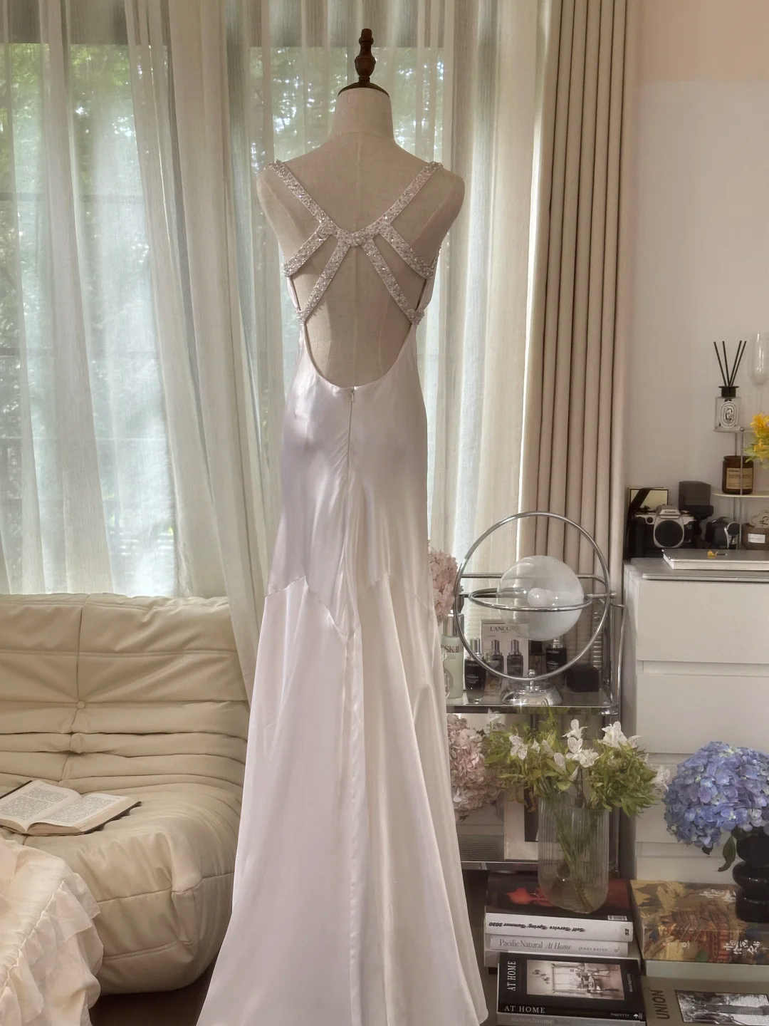 Retro White V-neck Spaghetti Strap Design Elegant Satin Evening Dress Prom Dress TP3991