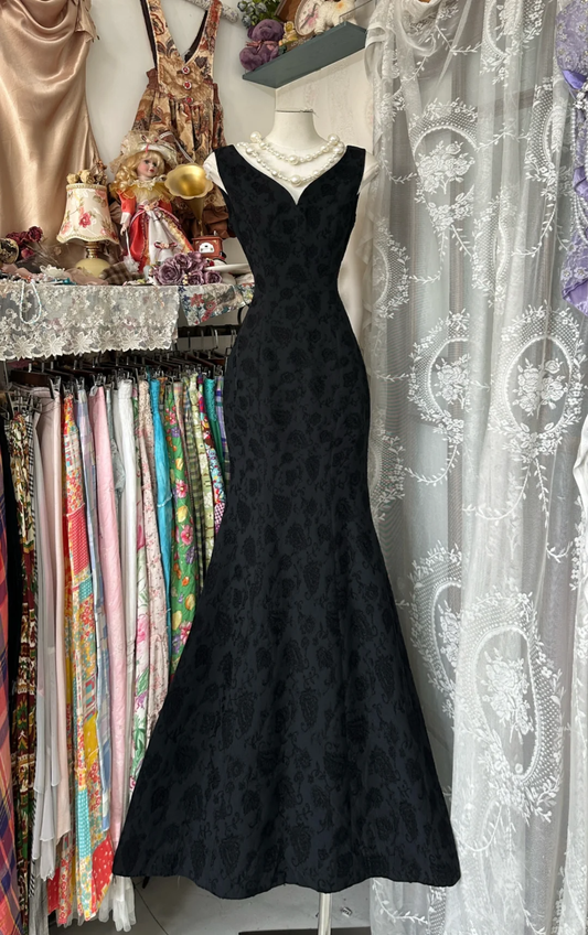 Vintage Black V-neck Exquisite Embroidery Design Elegant Mermaid Long Evening Dress Prom Dresses TP4203