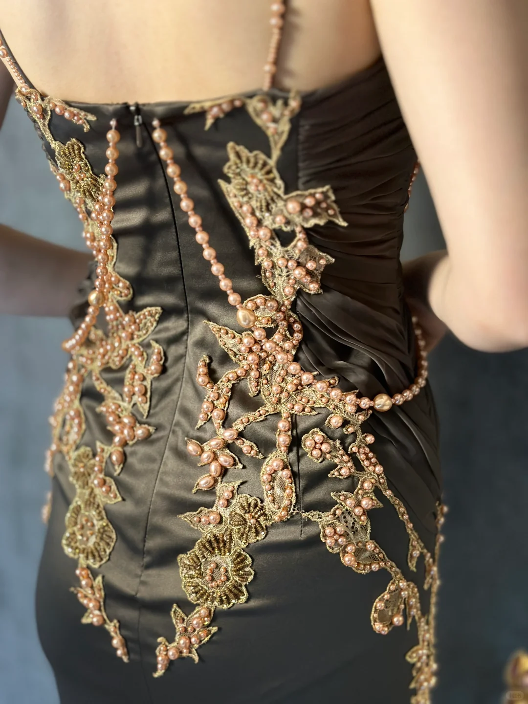 Retro Brown V-neck Beaded Spaghetti Strap Appliqued Design Elegant Satin Evening Dress Prom Dress TP4034