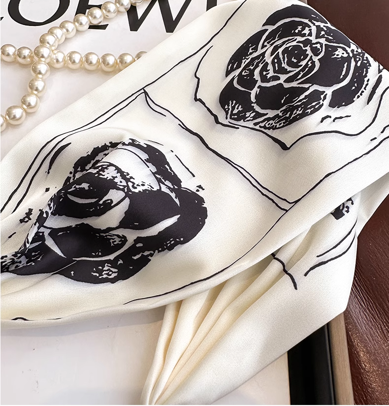 Vintage Floral Design Magnetic Buckle Pearl Soft Silk Scarf TP3135