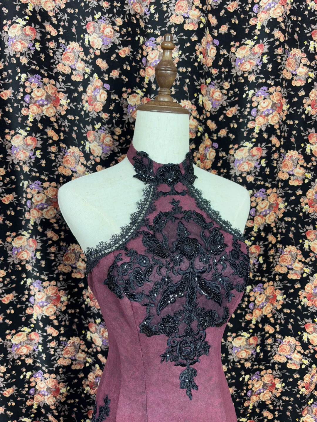 Elegant Burgundy Sequin Embroidery Halter-neck Prom Dress Evening Dress TP4390