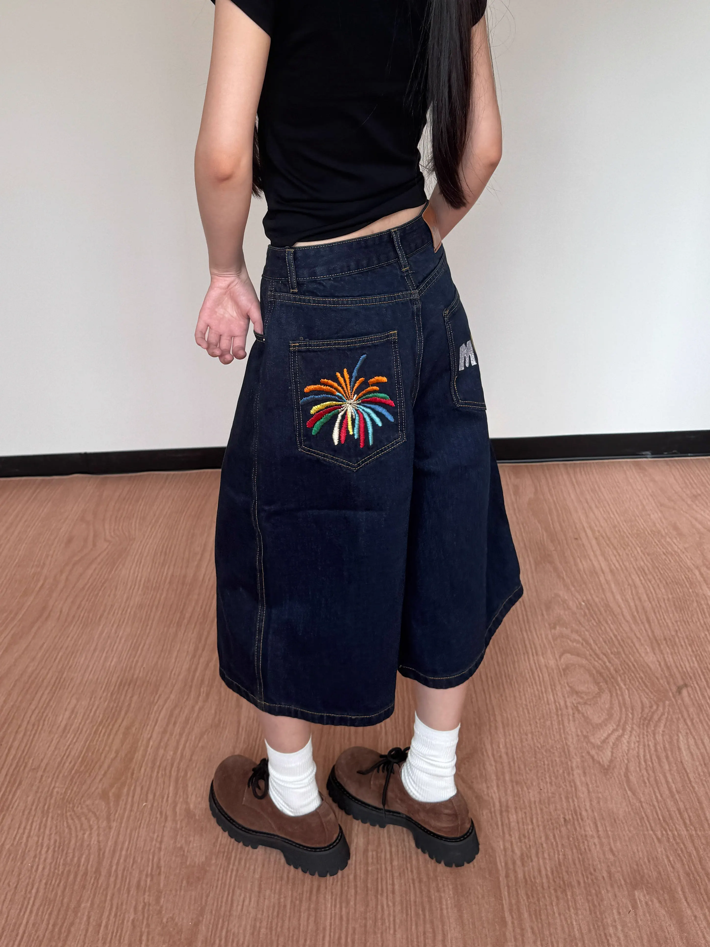 New Fashion Loose-fitting Letter Embroidery Design Street-style Casual Cropped Pants TP3232