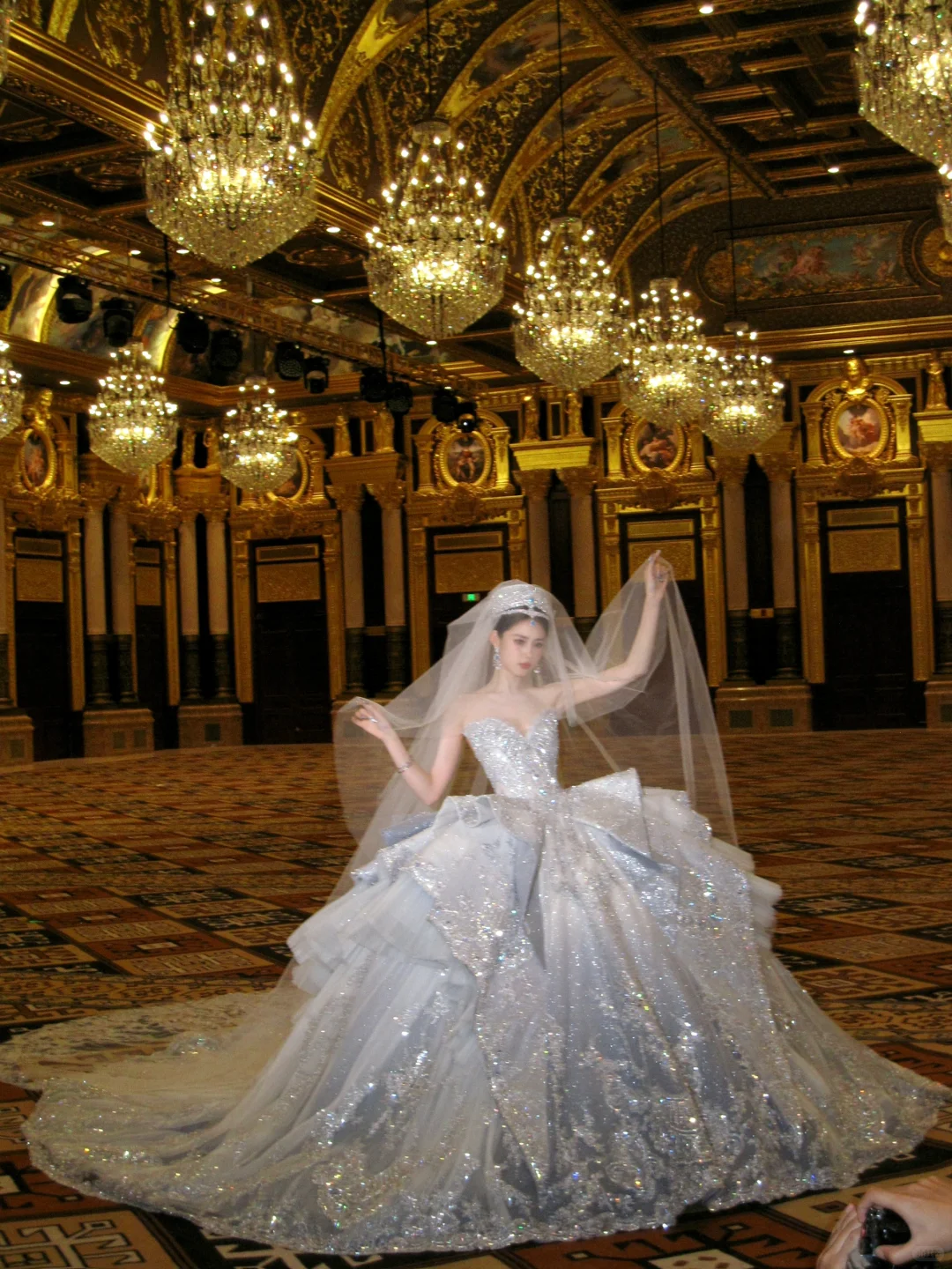 Gorgeous Shiny Beaded Sequined Sweetheart Design A-Line Wedding Dress Ball Gown Prom Dress Evening Dress TP4228